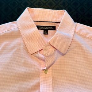 Banana Republic Men’s Non-Iron Dress Shirt - Tailored Slim Fit- Medium
